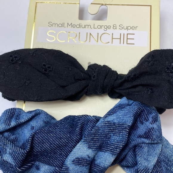 Nordstrom set of 4 assorted size scrunchies NWT - Picture 2 of 3